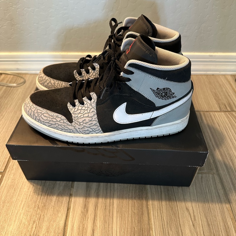 Air Jordan 1 MID SE “Elephant Print”
